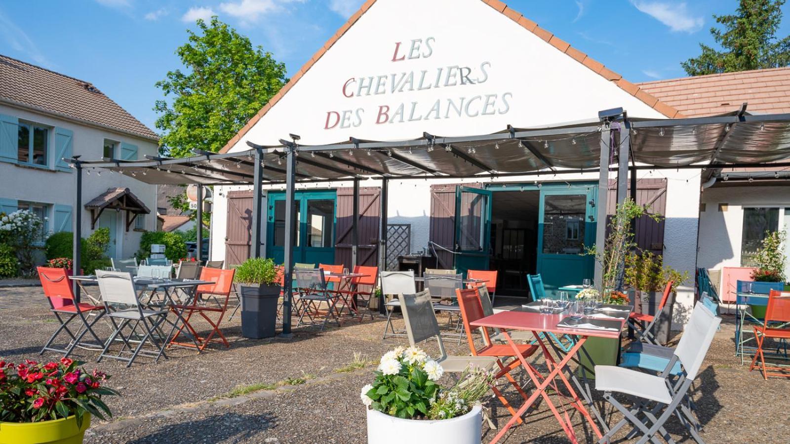 ホテル Les Chevaliers Des Balances Saint-Aubin  エクステリア 写真
