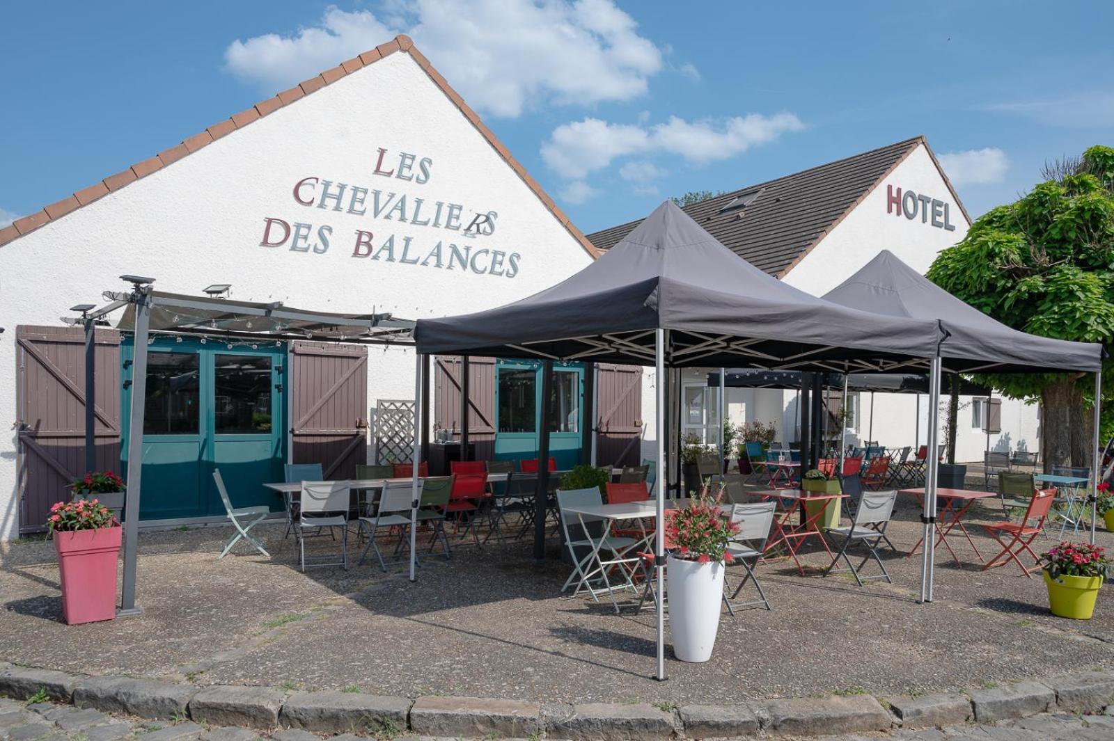 ホテル Les Chevaliers Des Balances Saint-Aubin  エクステリア 写真